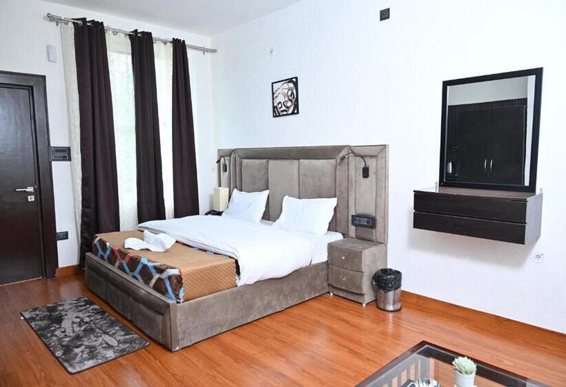 בית מלון כפרי The Blossom Glee