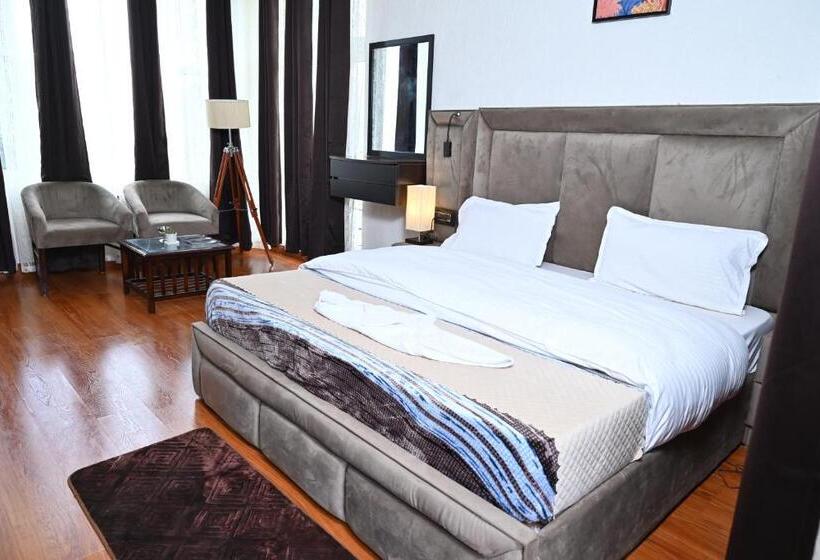 בית מלון כפרי The Blossom Glee