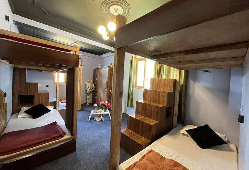 هتل The Locals By Roomshala