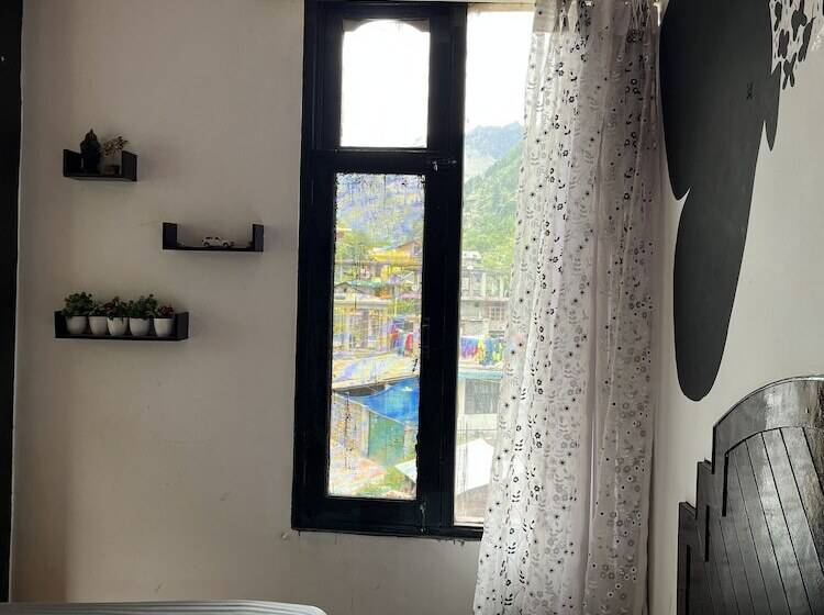 هتل The Locals By Roomshala