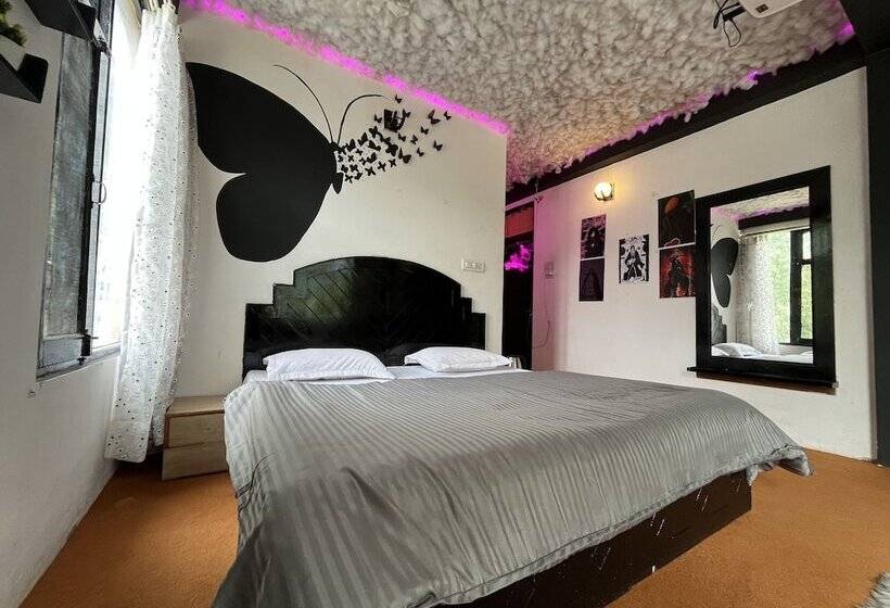 هتل The Locals By Roomshala