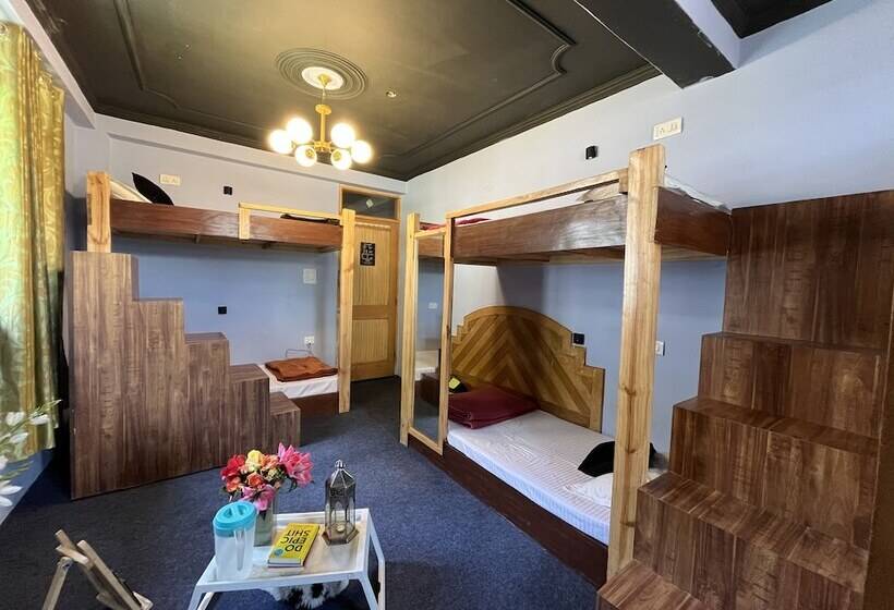 هتل The Locals By Roomshala