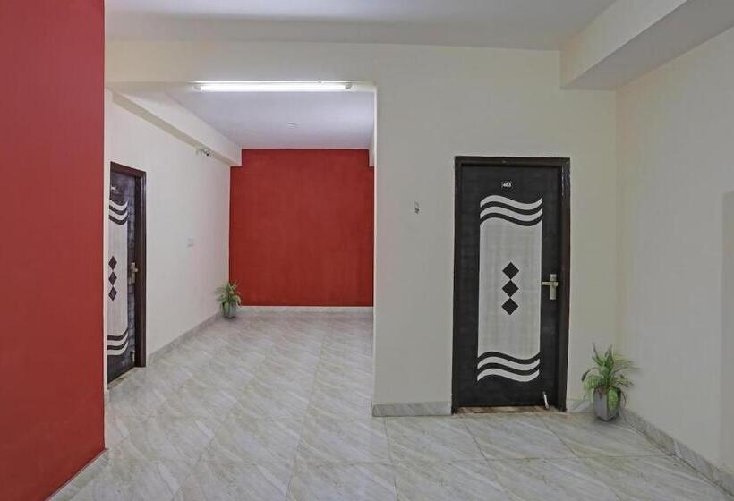 ホテル The Royale Stay