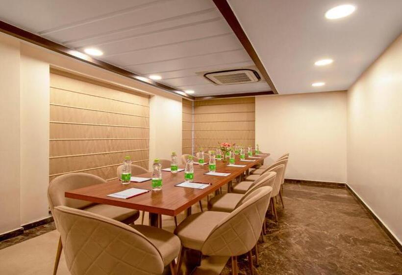 Отель Treebo Premium Rose Mallow