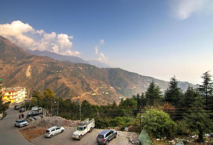 هتل Varuni Classic Mcleod Ganj !! Near Mall Road !!