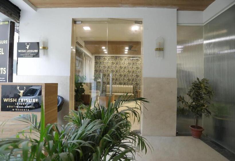 Отель Wish Leisure, Noida, Sector 104