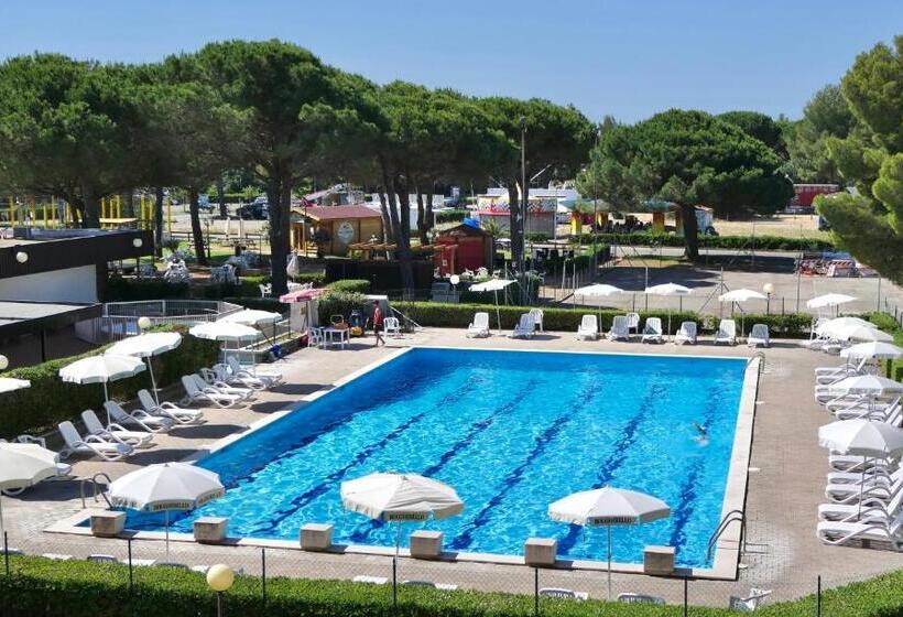 Isa   Studio 2 Beds In Residence With Swimming Pool Bed And Bath Linen Included