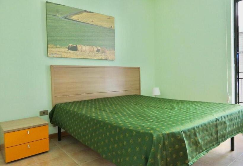 Isa Apartment 4 Beds With Private Outdoor Space In Residence With Swimming Pool In Marina Di Bibbona