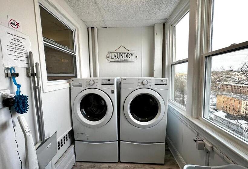 膳宿费 4 A Diamond In Yonkers