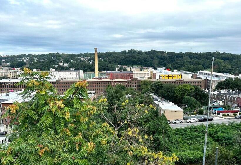 膳宿费 4 A Diamond In Yonkers