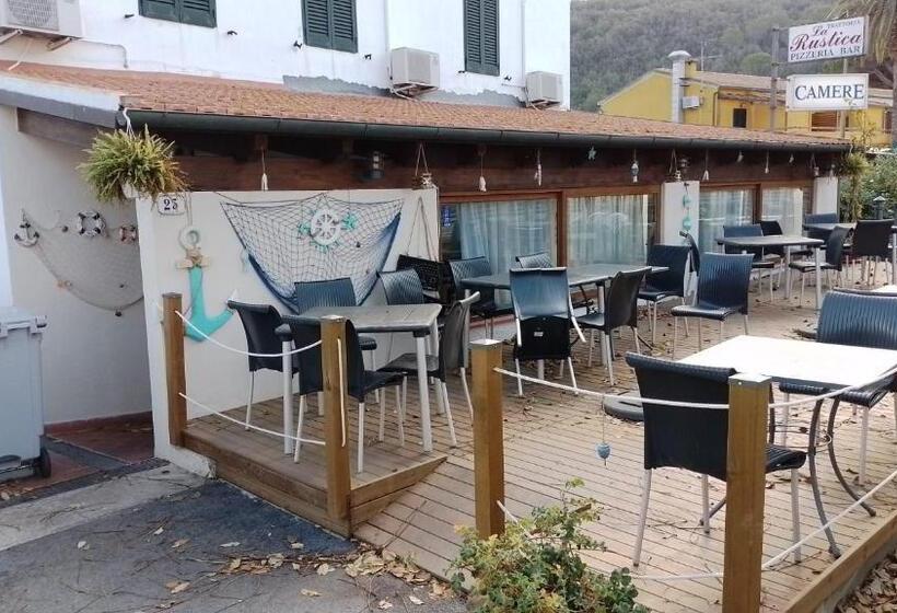 ペンション Affittacamere Ristorante Pizzeria La Rustica