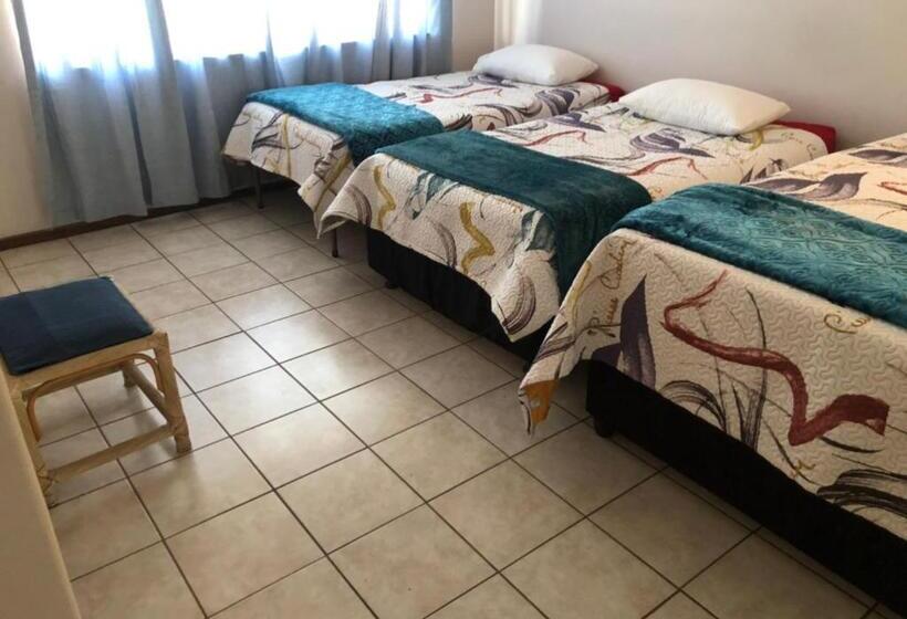 פנסיון Aloisia S Guest House