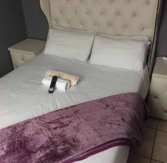 Пансион De Capital Guest House