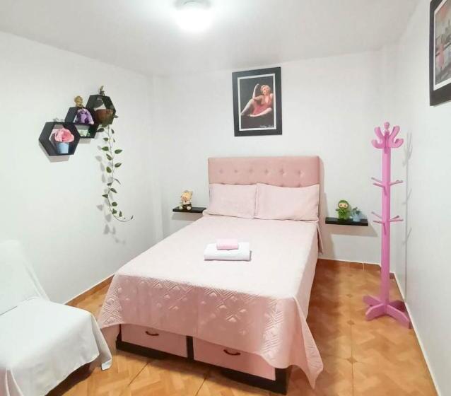 פנסיון Female Accommodation Experience In Front Of Lima Airport