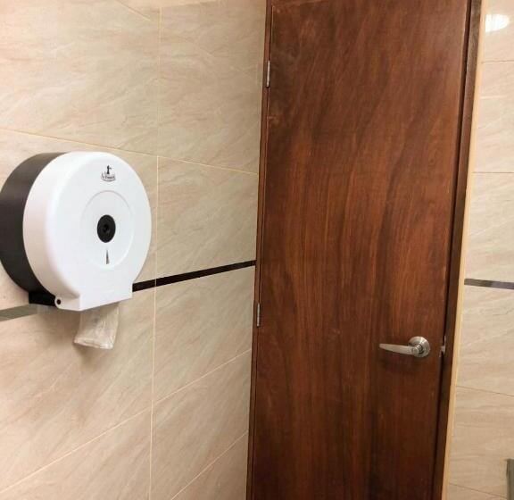 פנסיון Female Accommodation Experience In Front Of Lima Airport