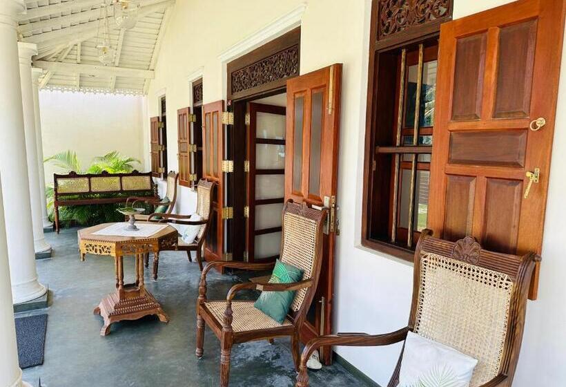 膳宿费 House By The Sea By Dbi