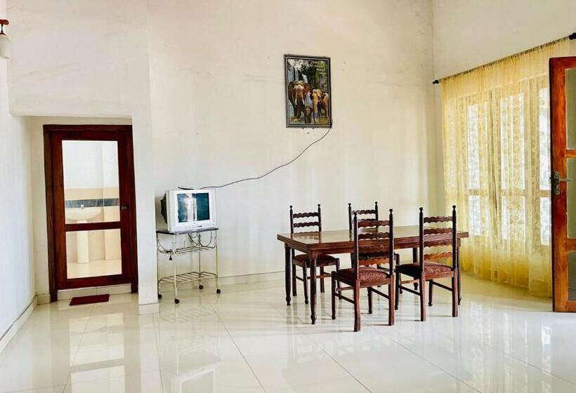 ペンション Jesmin Holiday Resort