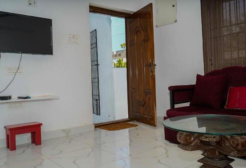 פנסיון Laguna Guesthouse