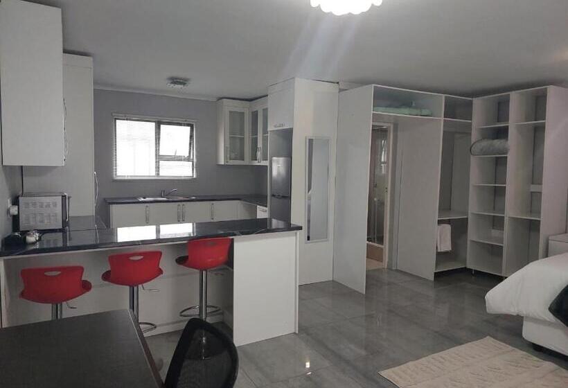 פנסיון Lennox Guest House