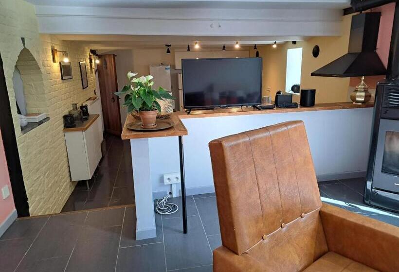 Пансион Chambres D Hôtes à  5min De Pairi Daiza Et  30min D Ath Et Mons