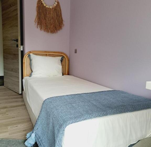 Пансион Chambres D Hôtes à  5min De Pairi Daiza Et  30min D Ath Et Mons