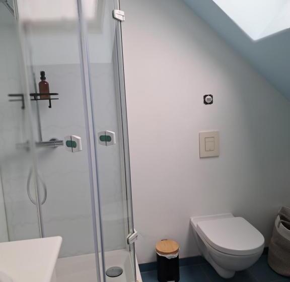 Пансион Chambres D Hôtes à  5min De Pairi Daiza Et  30min D Ath Et Mons