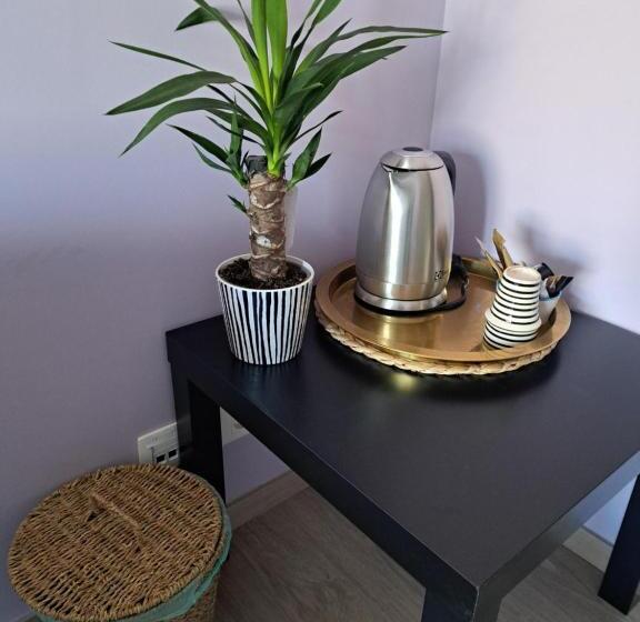 Пансион Chambres D Hôtes à  5min De Pairi Daiza Et  30min D Ath Et Mons