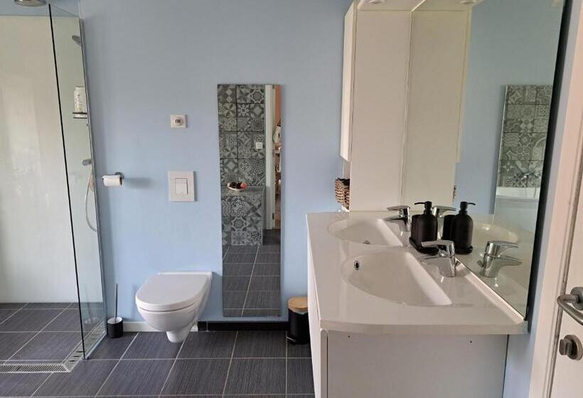 Пансион Chambres D Hôtes à  5min De Pairi Daiza Et  30min D Ath Et Mons