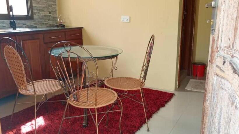 פנסיון Veronica House