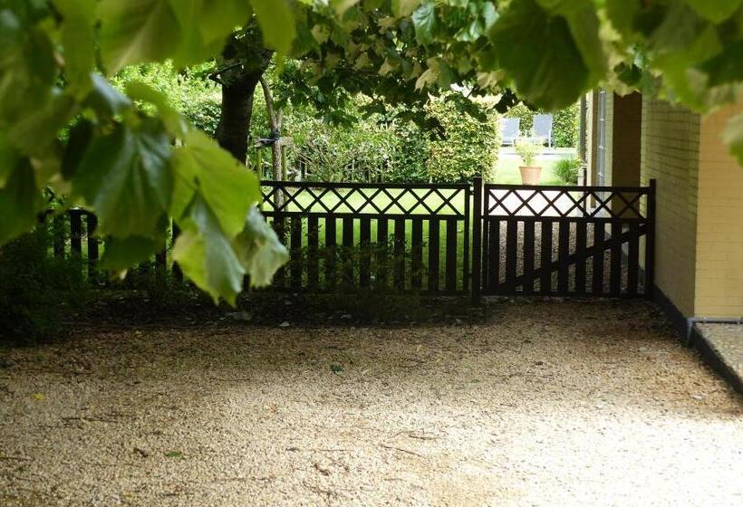 膳宿费 Wood And Work