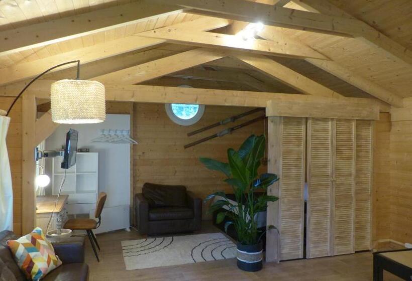 膳宿费 Wood And Work