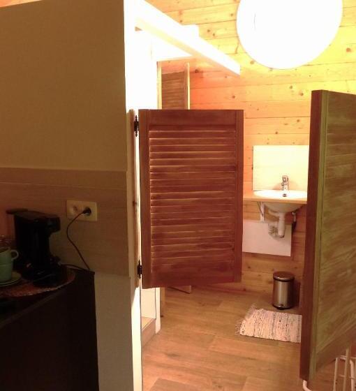 膳宿费 Wood And Work