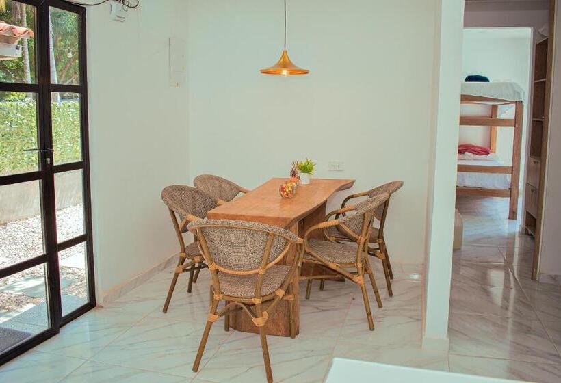 استراحتگاه Cabañas Mambo Beach