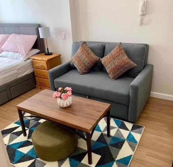 Serene And Stylish Studio In Cebu Business Park