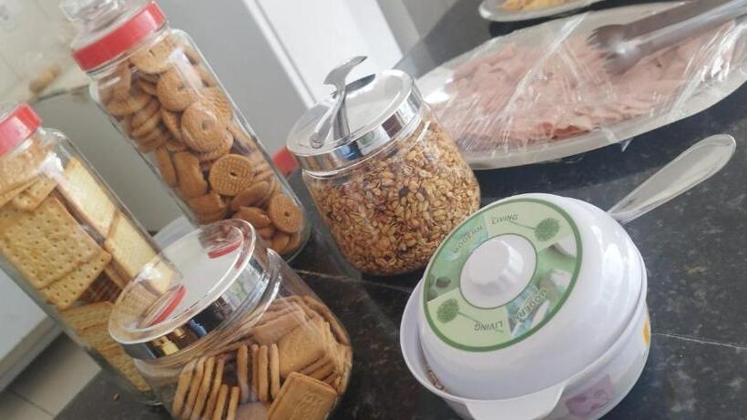 הוסטל Aloha Suites