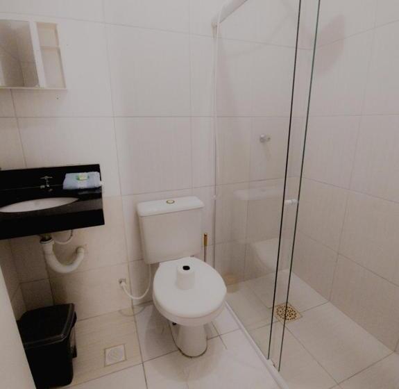 הוסטל Aloha Suites