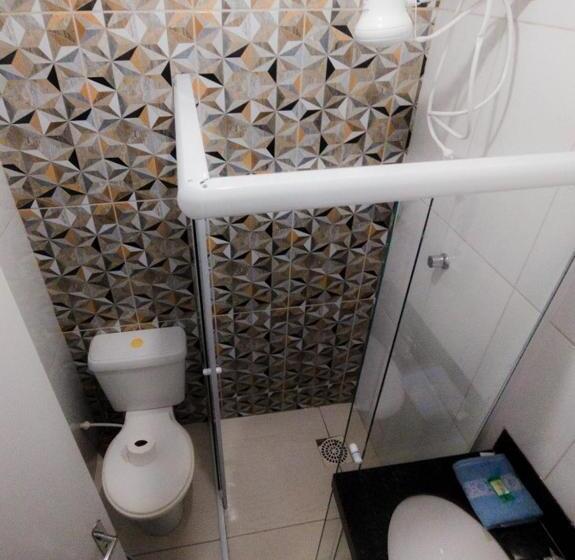 הוסטל Aloha Suites