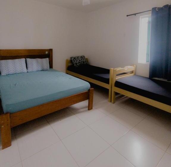 הוסטל Aloha Suites