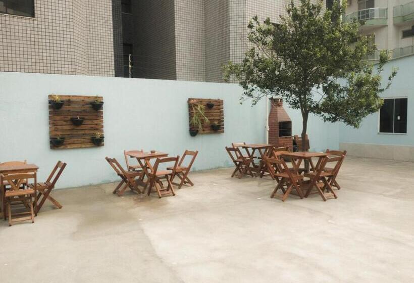 הוסטל Aloha Suites