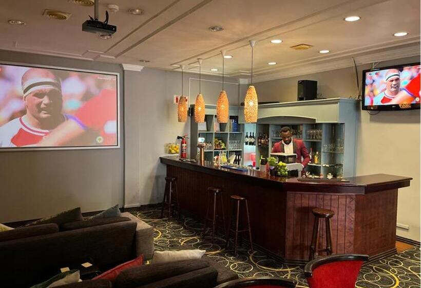 ユースホステル Auberge Gardens