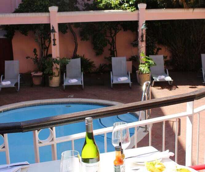 ユースホステル Auberge Gardens