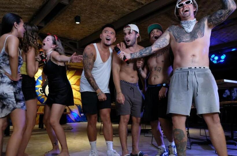 Общежитие Mad Monkey Siquijor