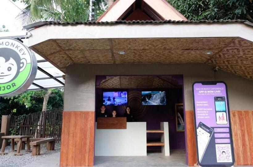Общежитие Mad Monkey Siquijor