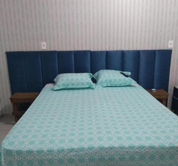 호스텔 Pousada Luzemar Quarto