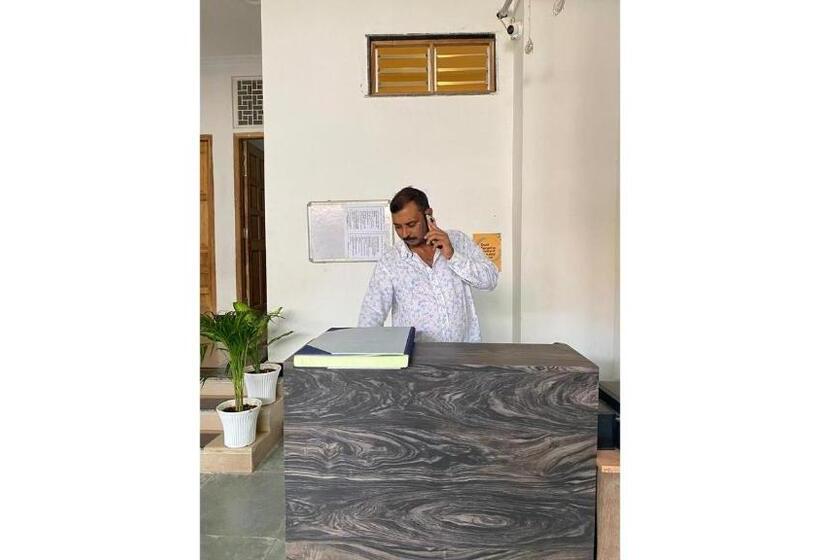 호스텔 Srinivasan Villa