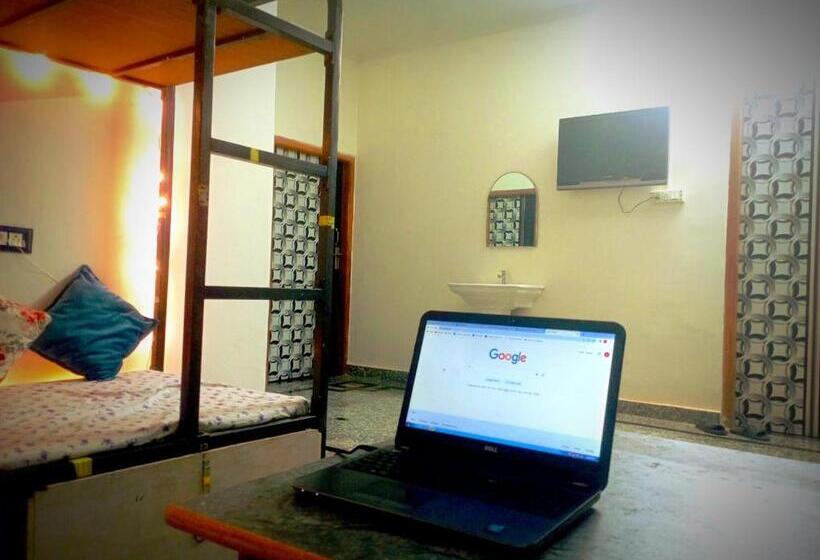 호스텔 Srinivasan Villa