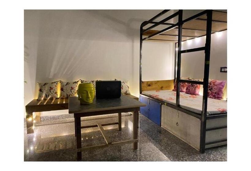 호스텔 Srinivasan Villa