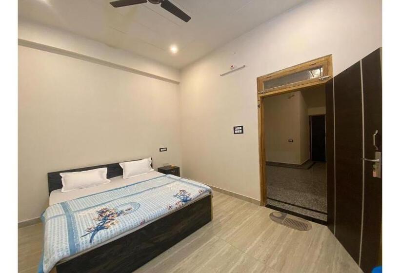 호스텔 Srinivasan Villa