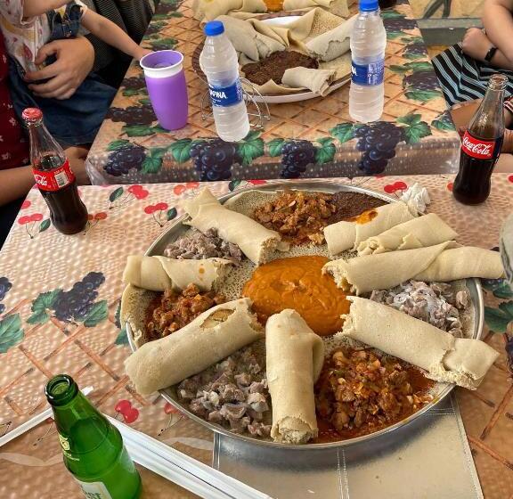 تختخواب و صبحانه Amen Guest House And Ethiopian Restaurant