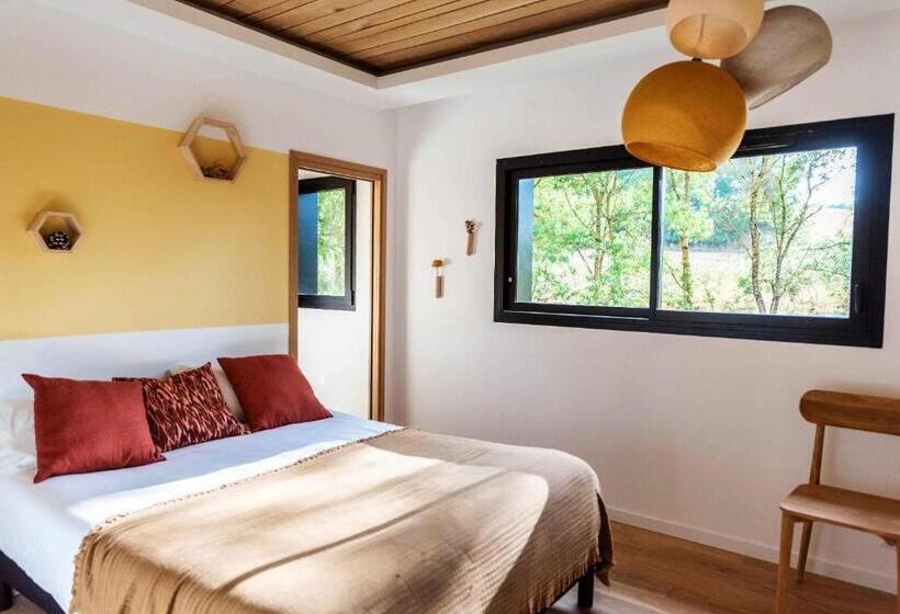 Bed and Breakfast Dans Les Arbres